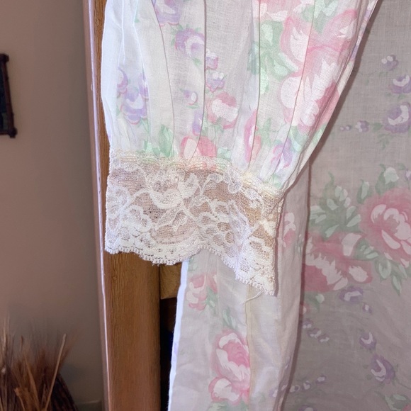 Christian Dior Vintage Cloth and Lace Floral Button Up Robe/Overshirt - Picture 3 of 3